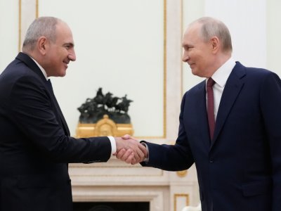 Putin Paşinyanı niyə təbrik etmir?
