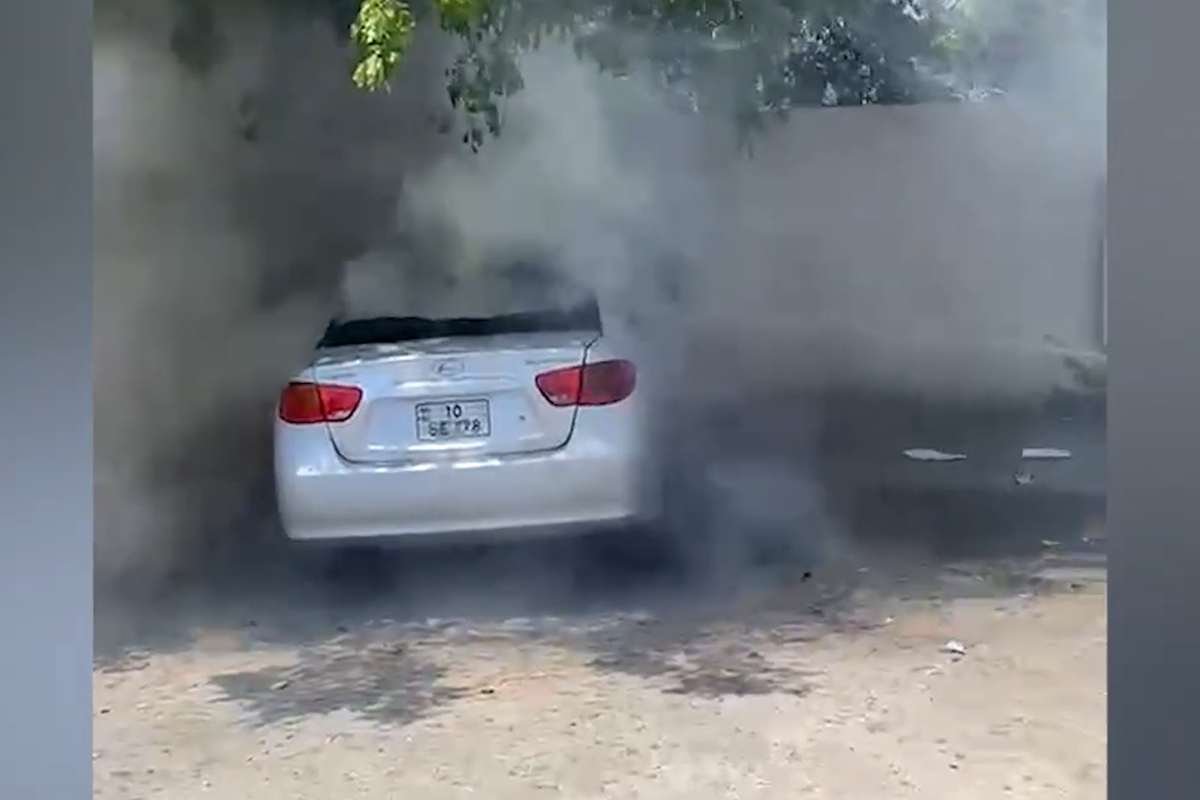 Bakıda &ldquo;Hyundai&rdquo; yanıb külə döndü - VİDEO