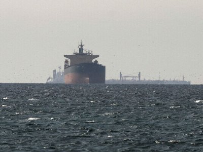 Oman sahillərində tanker zədələndi
