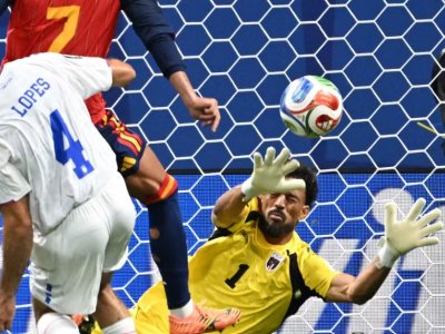 İspaniya dünya çempionatının debütant ilə bacarmadı