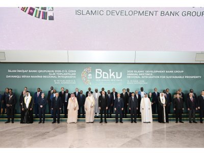 Prezident Bakıda keçirilən toplantıda iştirak edir