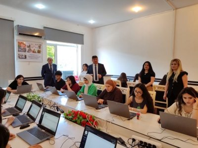 Valideynlər və media GDU-dakı imtahan prosesini izlədilər