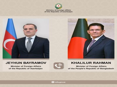 Ceyhun Bayramov banqladeşli həmkarı ilə telefonla danışdı