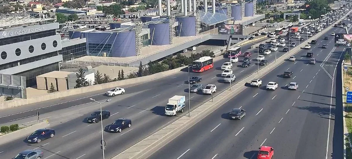 Yollarda tıxac azalıb