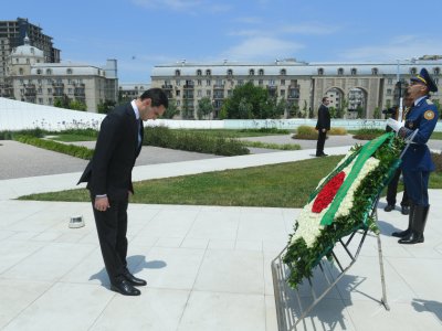 Türkmənistan Prezidenti Zəfər parkını ziyarət etdi