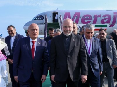 İranın parlament sədri Azərbaycana gəldi