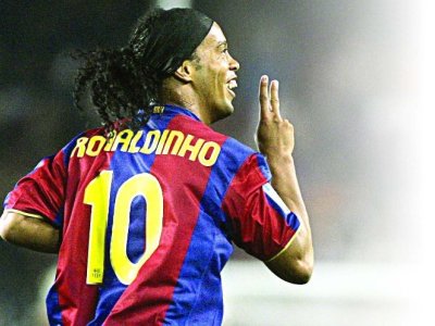 Ronaldinyo futbola qayıtdı