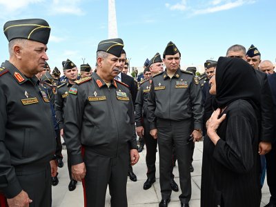 Zakir Həsənov Hərbi Memorial Məzarlığı ziyarət edib - FOTO
