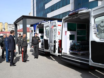 Hərbi hospital üçün yeni təcili tibbi yardım maşınları alındı - FOTO