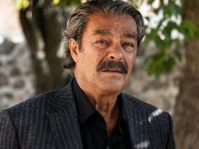 Kadir İnanır vəfat etdi
