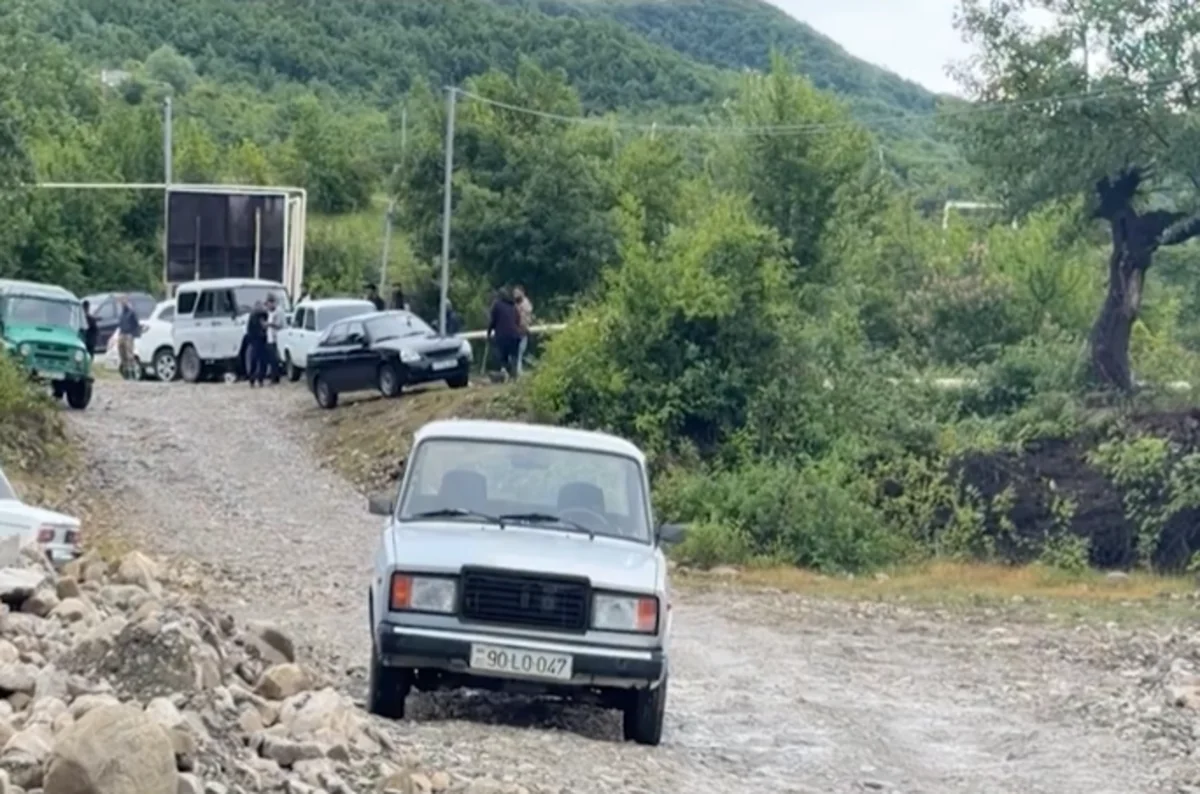 Şamaxının dağ kəndlərinə gedən yol bağlandı&nbsp;- VİDEO