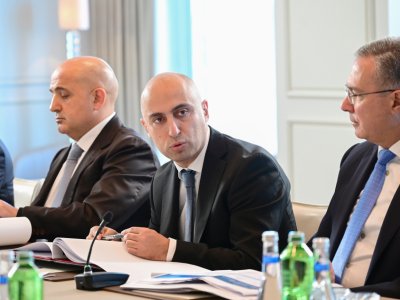 Emin Əmrullayev: Təhsilin rəqəmsallaşdırılması nəzərdə tutulur