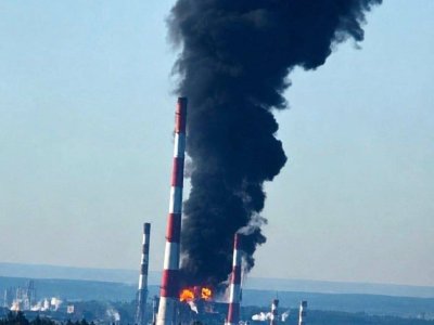 Ukrayna Rusiyadakı&nbsp;"Lukoyl"&nbsp;neft emalı zavodunu və hərbi obyektlərini vurdu