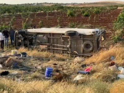 Türkiyədə mikroavtobus aşdı -&nbsp;22 yaralı