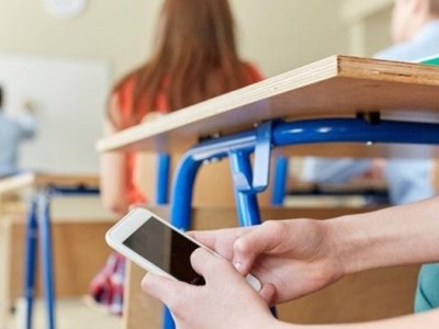II və III ixtisas qrupların imtahanı bitdi -&nbsp;11 nəfərdə telefon tutuldu