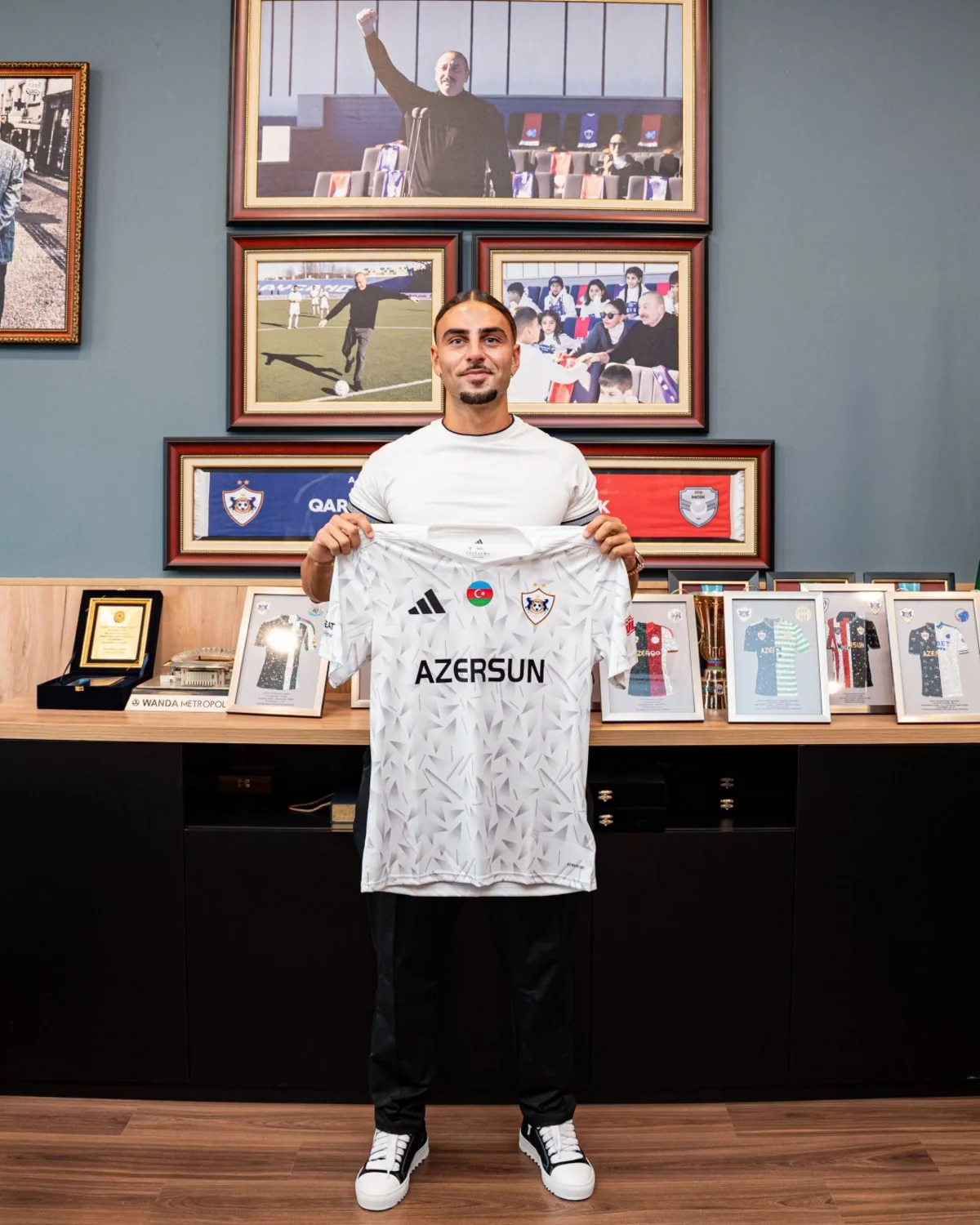 "Qarabağ" Cebrail Makreçkisi transfer edib
