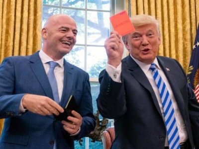 Tramp FIFA prezidentindən xahiş edib