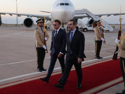 Makron Suriyadadır