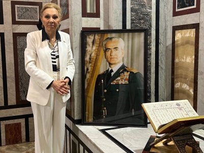 İran şahının azərbaycanlı arvadı müraciət yaydı
