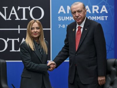 Ərdoğan NATO liderlərinə qeyri-adi hədiyyə verdi: Baş nazir imtina etdi - FOTO