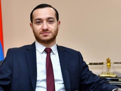 Nazir istefa verdi