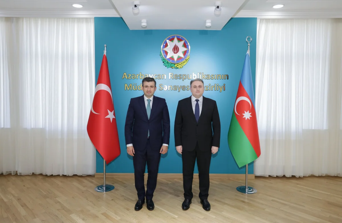Vüqar Mustafayev Səlcuq Bayraktarla görüşdü
