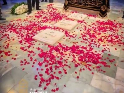 Xameneinin&nbsp;dəfn olunduğu yerin ilk fotosu yayılıb