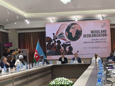 Media dekolonizasiya prosesində əvəzsiz rol oynayır - Abbas Abbasov