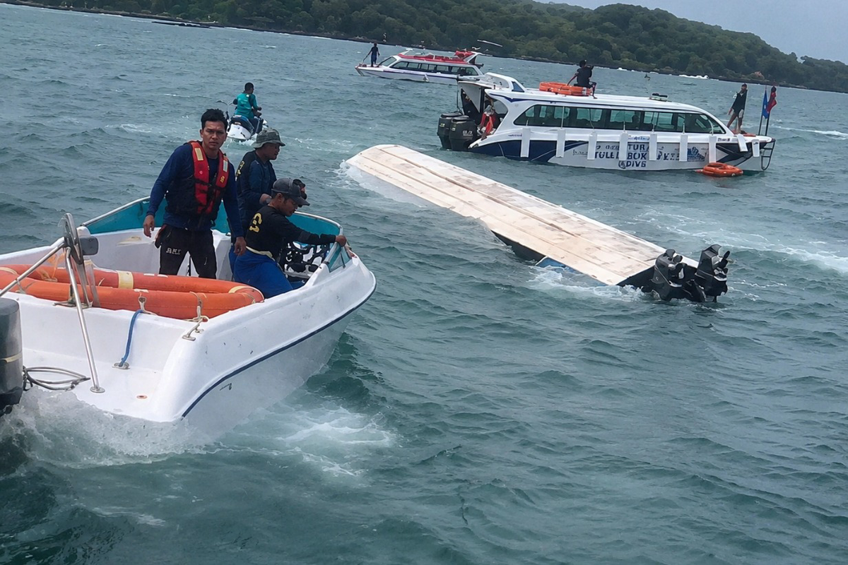Vietnam'da turist teknesi battı: 15 kişi öldü