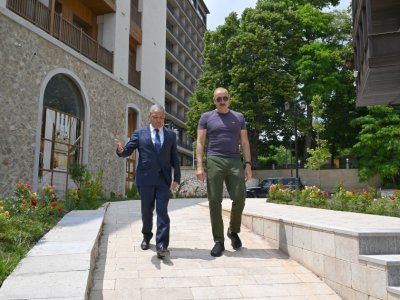Prezident&nbsp;Şuşanın Qarabağ küçəsində görülən&nbsp;işlərlə tanış olub