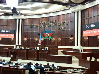 Deputatlar 22 məsələni müzakirə etmək üçün toplaşdı