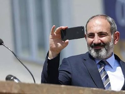 Paşinyan naziri SMS-lə istefaya göndərdi?