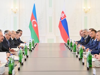 İlham Əliyevin Şuşada Slovakiya Prezidenti ilə geniş tərkibdə görüşdü