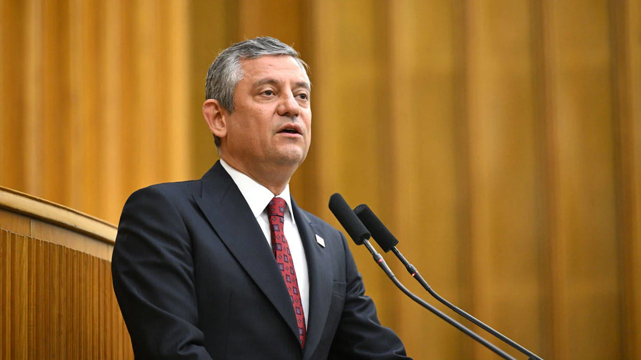 Özgür Özəldən Kılıçdaroğluna çağırış: Məğlub olan siyasətdən getsin