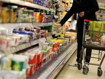 Азербайджанцы потратили 32 миллиарда манатов на покупки