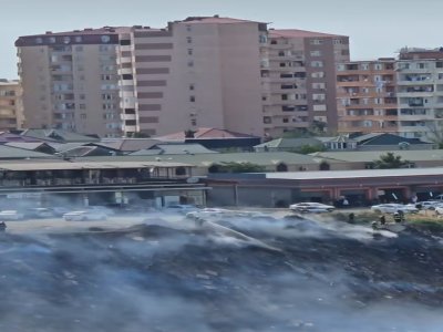Bakıda açıq ərazidə yanğın