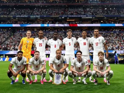 Kral&nbsp;futbolçulara müraciət etdi