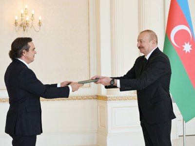 Prezident yeni səfirlərin etimadnaməsini qəbul edib