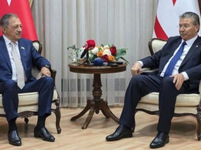 Cavanşir Feyziyev Şimali Kiprdə Ünal Üstellə görüşdü