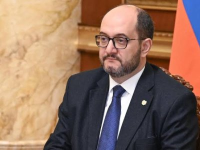 Müdirindən Baş nazirə şikayət etdi
