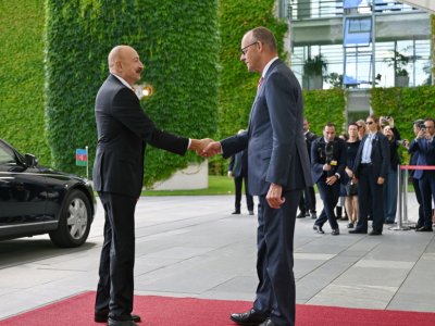 Almaniya&nbsp;Kansleri Prezident İlham Əliyevi qarşıladı - FOTOLAR