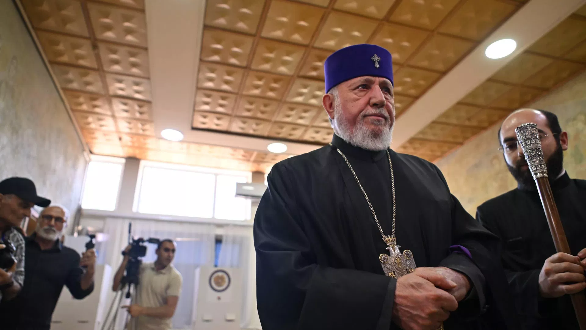 Ermənistranda II Qareginə hörmətsizlik