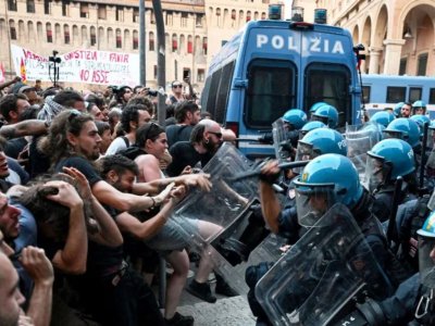 İtaliyada etirazlar - 60 polis yaralandı