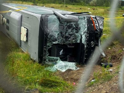 Gürcüstanda avtobus aşıb, 14 nəfər xəsarət alıb