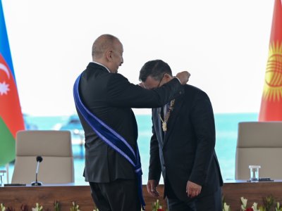 Qırğızıstan Prezidenti &ldquo;Heydər Əliyev" ordeni ilə təltif olundu - FOTO