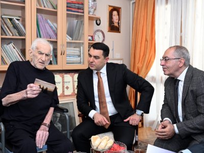 Nazir Xalq artistini evində ziyarət etdi - FOTOLAR