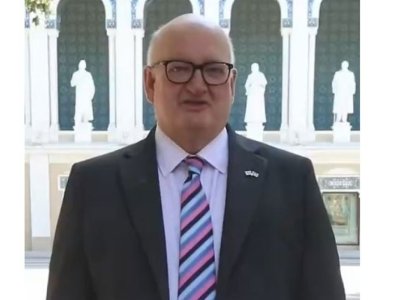 Britaniya səfiri Ana Dili Günü ilə bağlı paylaşım etdi