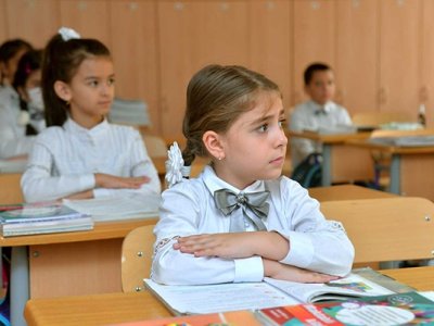 Rus bölməsində yüksək nəticə göstərən MƏKTƏBLƏR