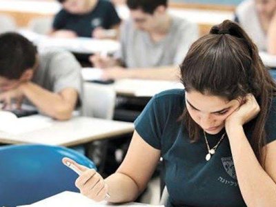 Kolleclərə qəbul çətinləşir: 150 bal toplayanlar&nbsp;belə kənarda qala bilər
