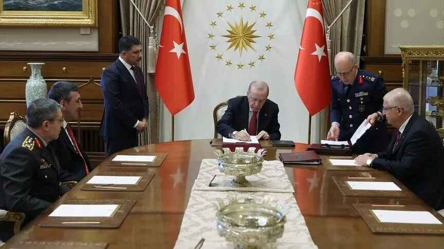 Ərdoğan generallarla bağlı önəmli qərarlar verdi